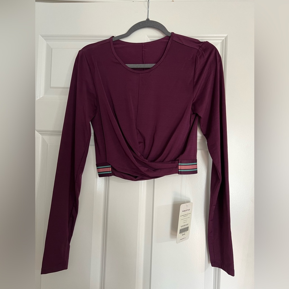 NWT Fabletics crop top. Size M